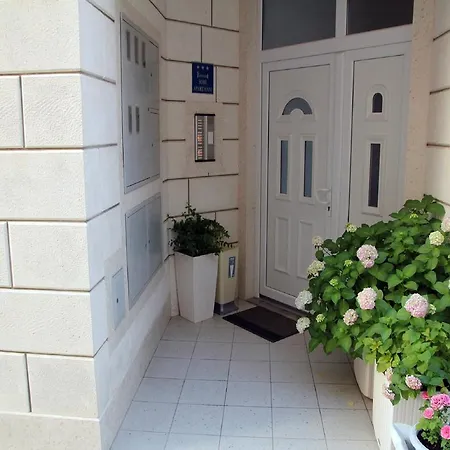 Katarina * מאקרסקה