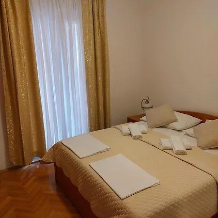 Katarina * מאקרסקה